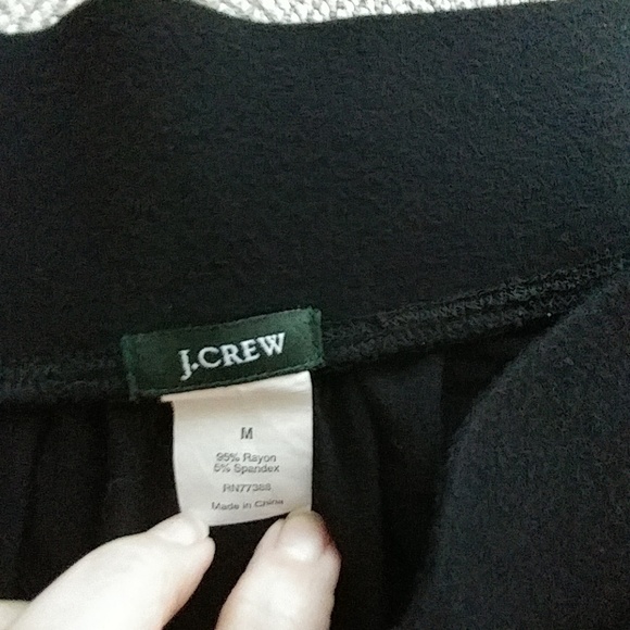 J Crew black skirt with pleated areas - Size M - Picture 7 of 8